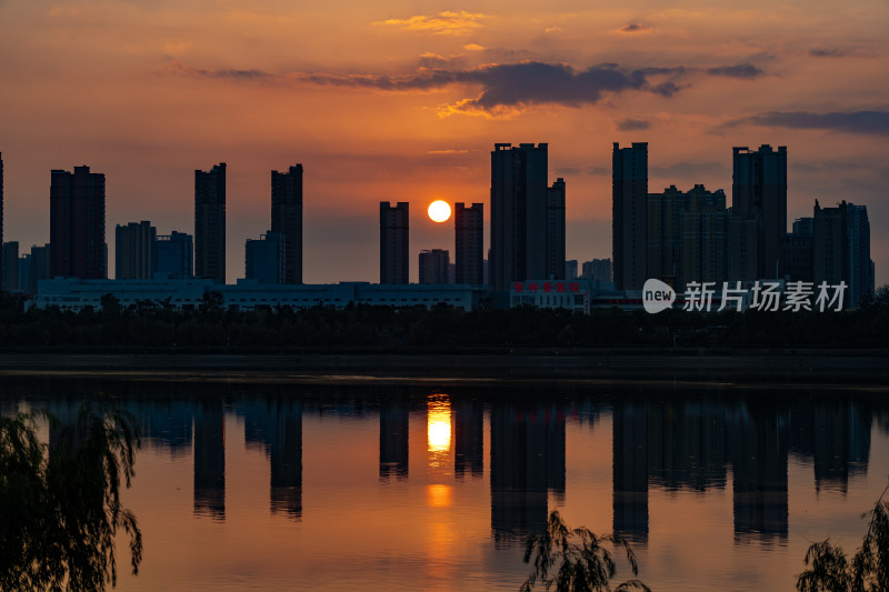 城市日落南阳仲景医院