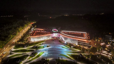 四川德阳华谊兄弟星剧场夜景航拍图