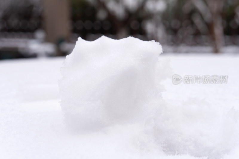 中国北方下雪后户外的积雪