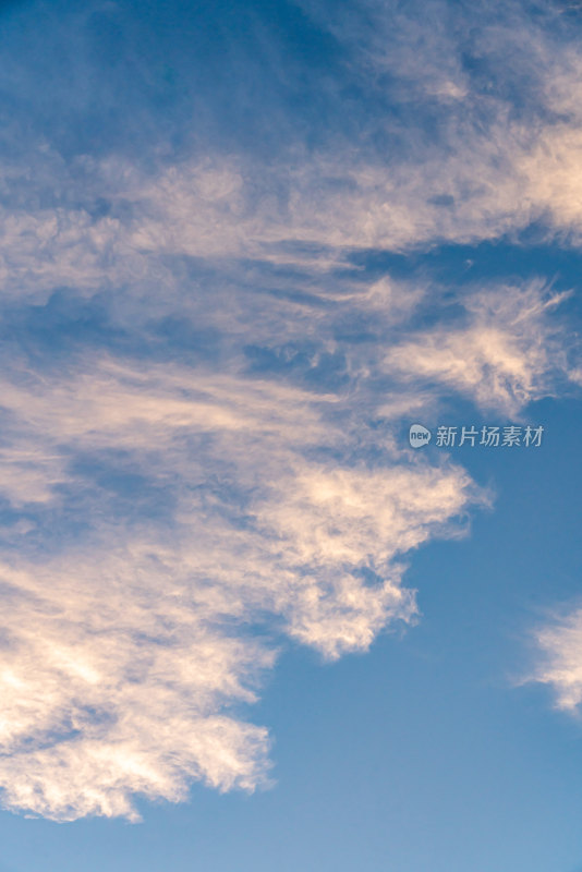 南京长江大桥黄昏时的天空白云照片素材