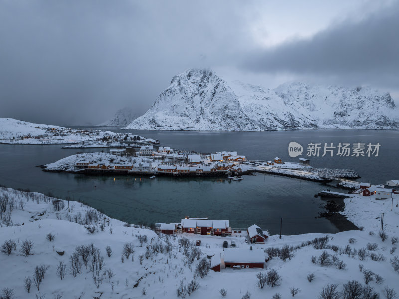 挪威罗弗敦群岛北极圈雷纳冬季雪景高空航拍