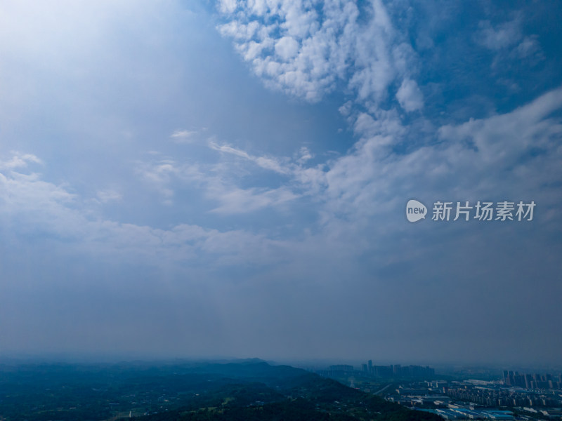 四川德阳城市大景蓝天白云航拍图