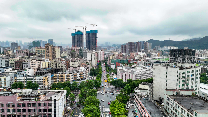 广东深圳龙华区城市交通航拍图