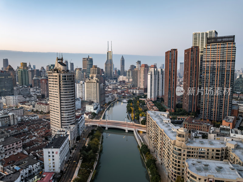 上海外滩陆家嘴城市建筑群城市天际线航拍