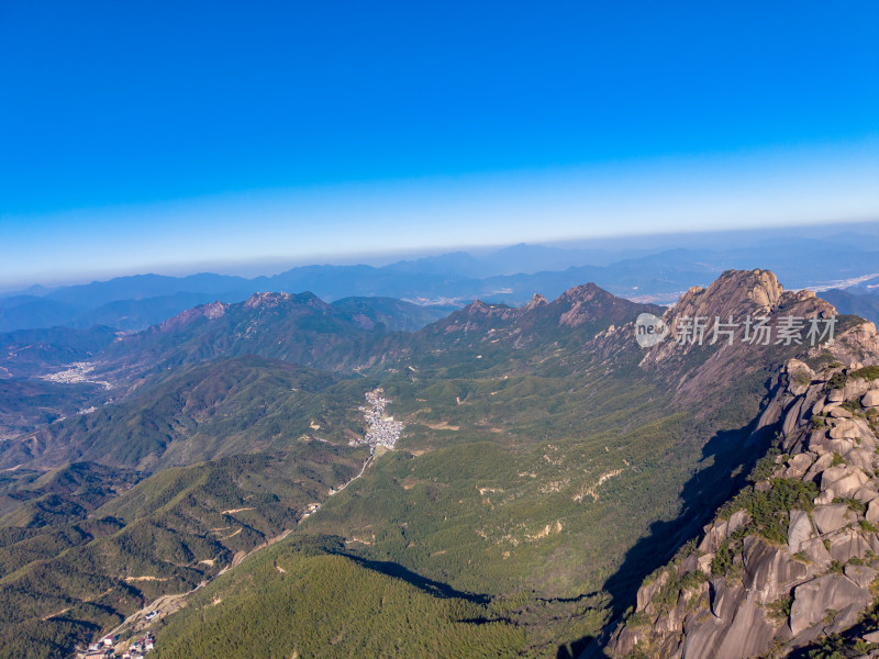 祖国大好河山灵山航拍图