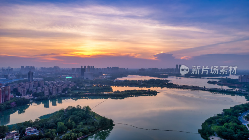 武汉东西湖区金银湖城市风光之傍晚时分