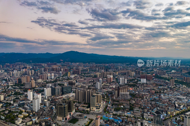 城市夜幕降临晚霞夕阳航拍