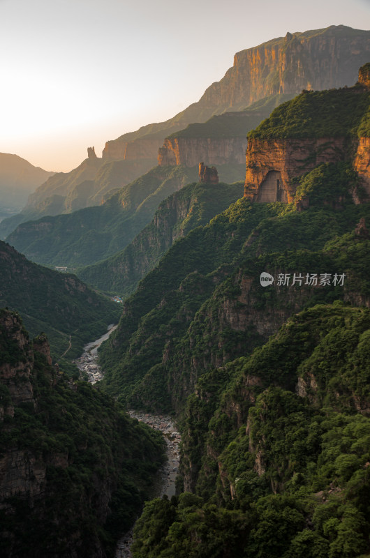 太行山八里沟日出山川自然风景