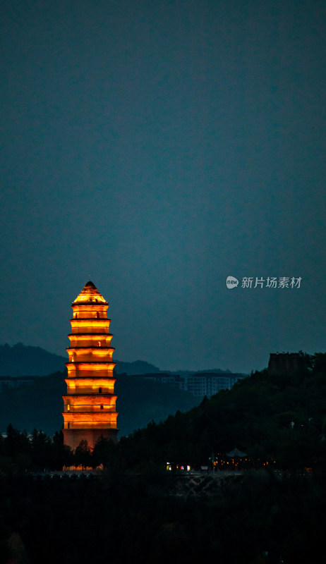 陕西延安宝塔山宝塔岭山寺塔夜景