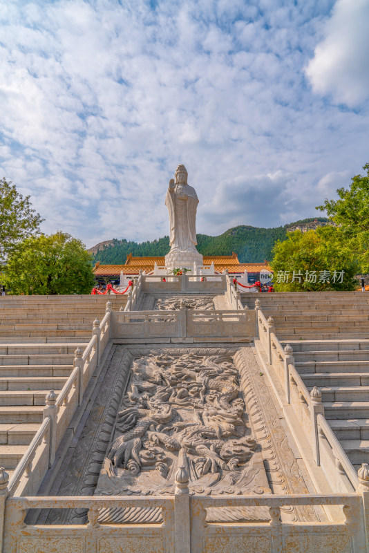 青州龙兴寺菩萨塑像龙纹