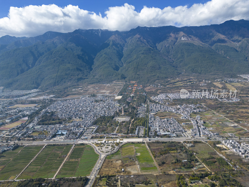 大理苍山下的崇圣寺三塔