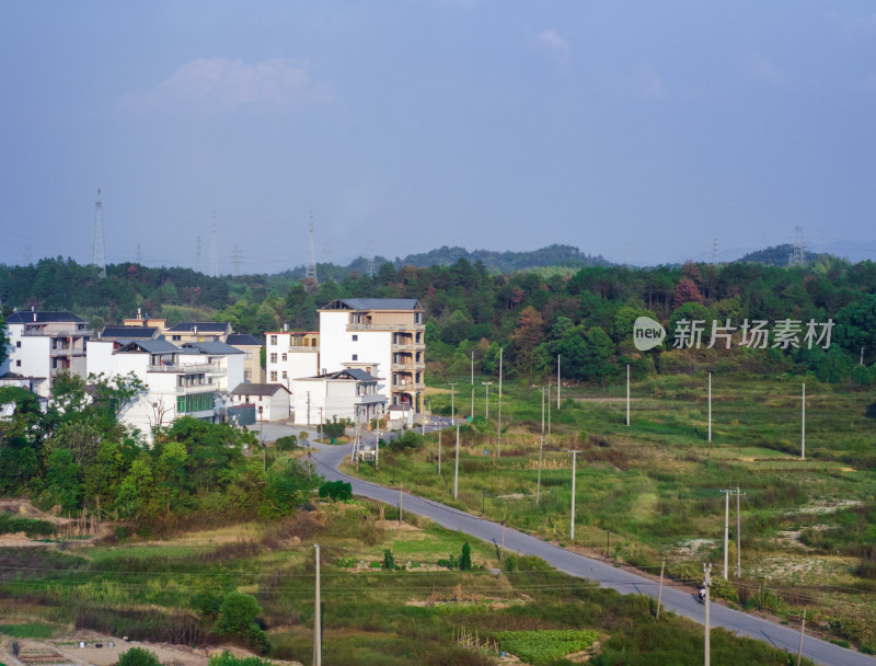 江西上饶，公路通向美丽乡村