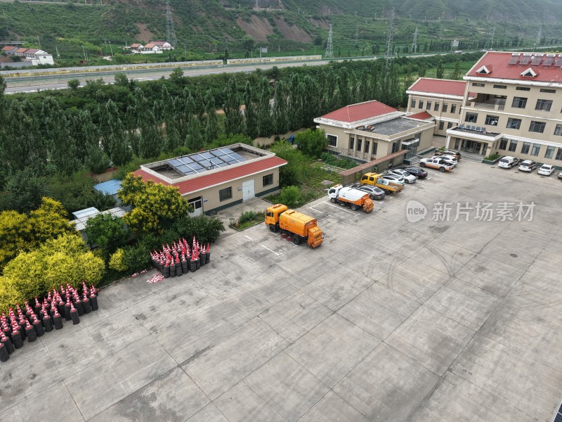 太阳能板及线缆堆放场地俯瞰