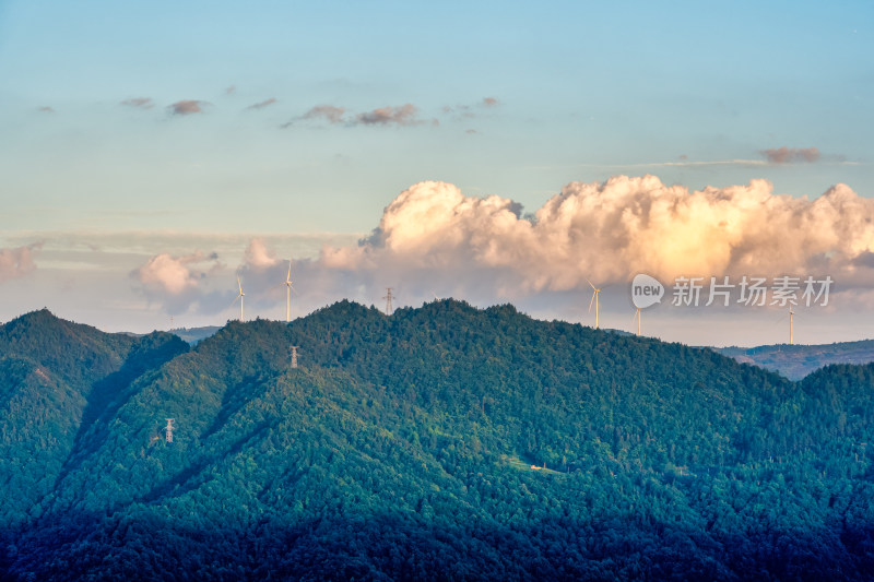 湖北恩施利川齐岳山山顶风车