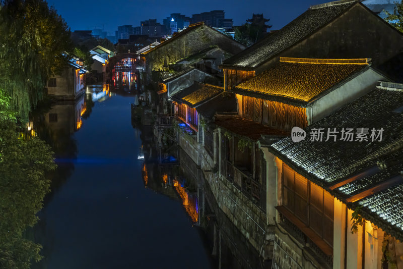 浙江湖州南浔古镇水乡百间楼夜景