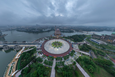 马来西亚布城粉色水上清真寺建筑景观航拍