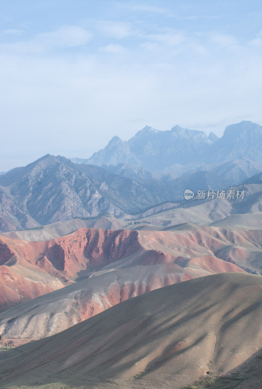 青海海北祁连山卓尔山丹霞地貌自然风光