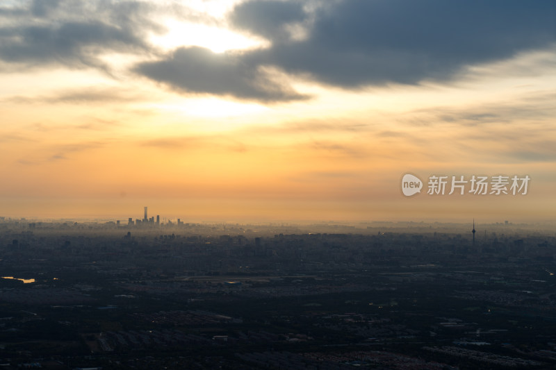 北京香山日出看北京全景