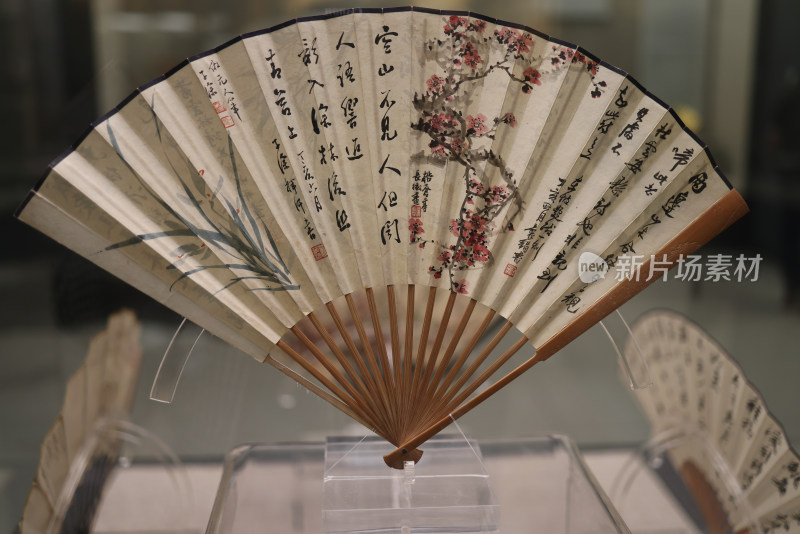 中国扇博物馆展出的折扇