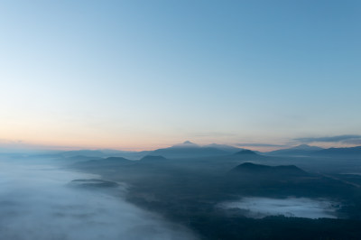 云雾中的腾冲火山群