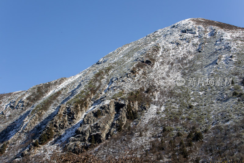 冬日雪山岩石纹理