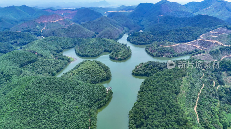 大自然青山绿水自然风光航拍图