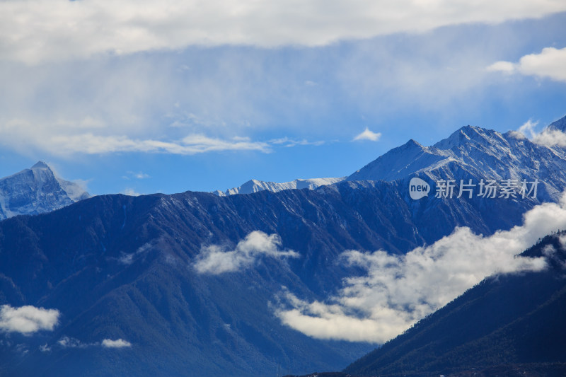 中国西藏林芝雅鲁藏布江苯日神山旅游区