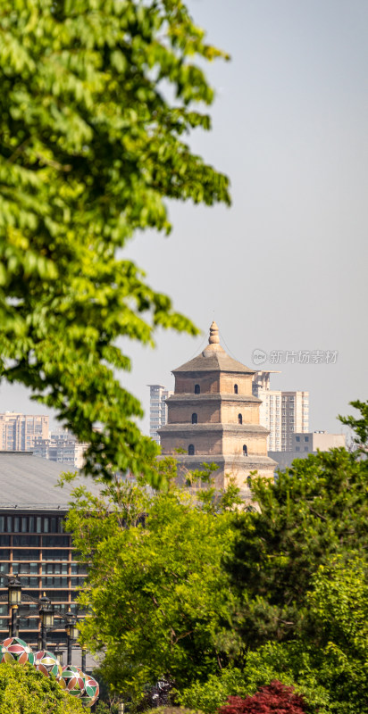 陕西西安大唐芙蓉园看大雁塔建筑景观