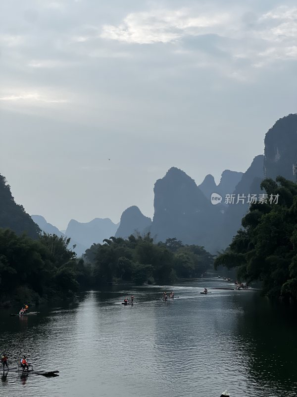 广西桂林阳朔遇龙河竹筏漂流