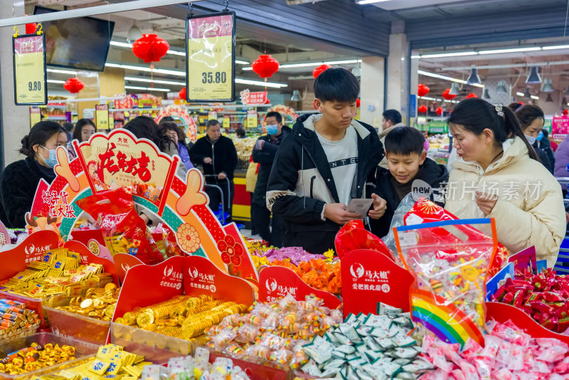 新年春节城市市民年货市场经济消费