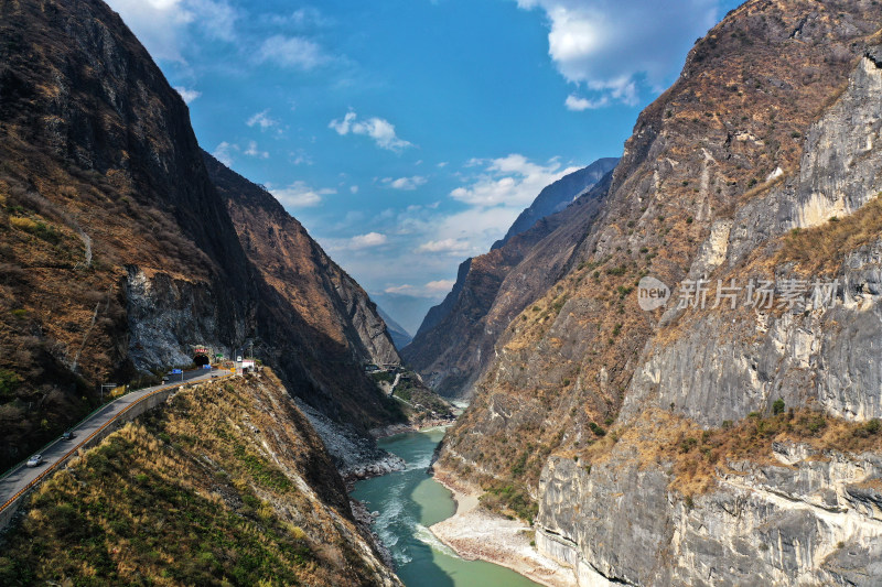 香格里拉上虎跳峡