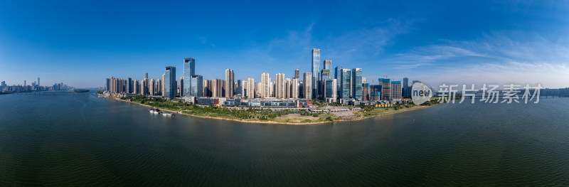 长沙湘江沿岸湖南金融中心建筑群风光全景图