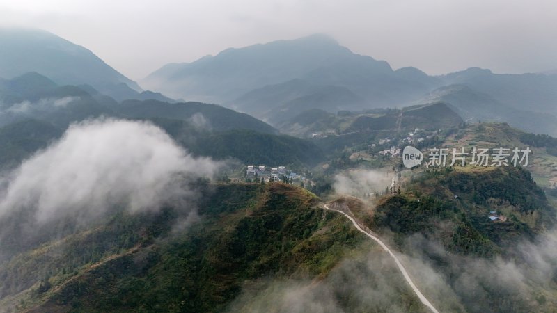 重庆酉阳：今日又见晨雾来