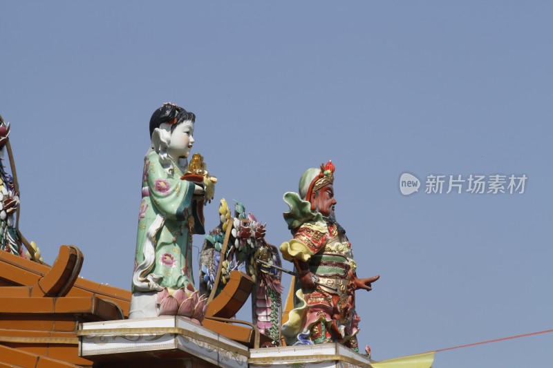 潮汕古建筑屋顶嵌瓷装饰特写