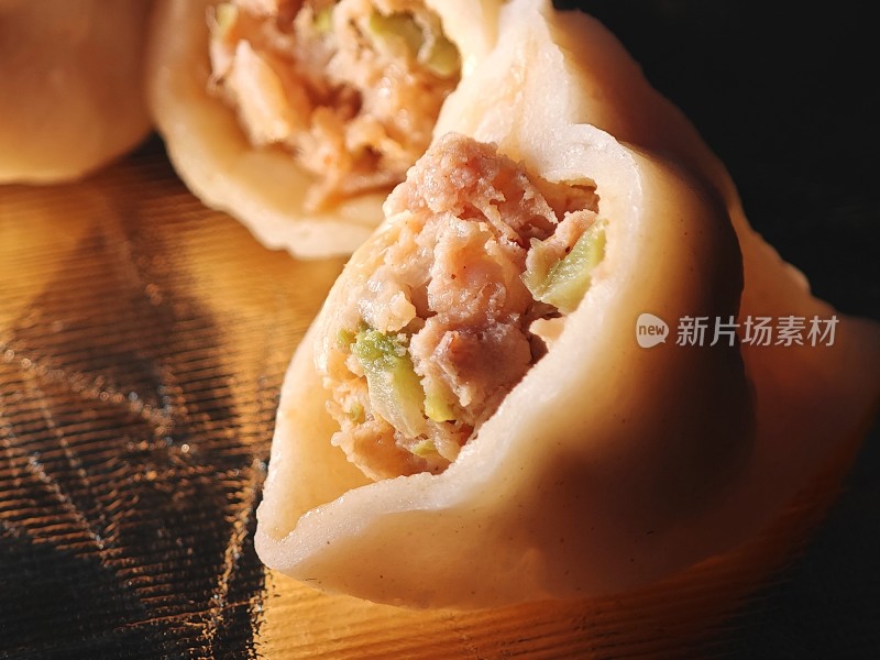 内馅饱满的美味饺子