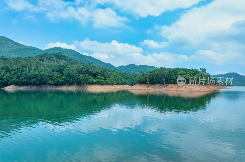 香港城门水塘郊野公园湖泊山景自然风光