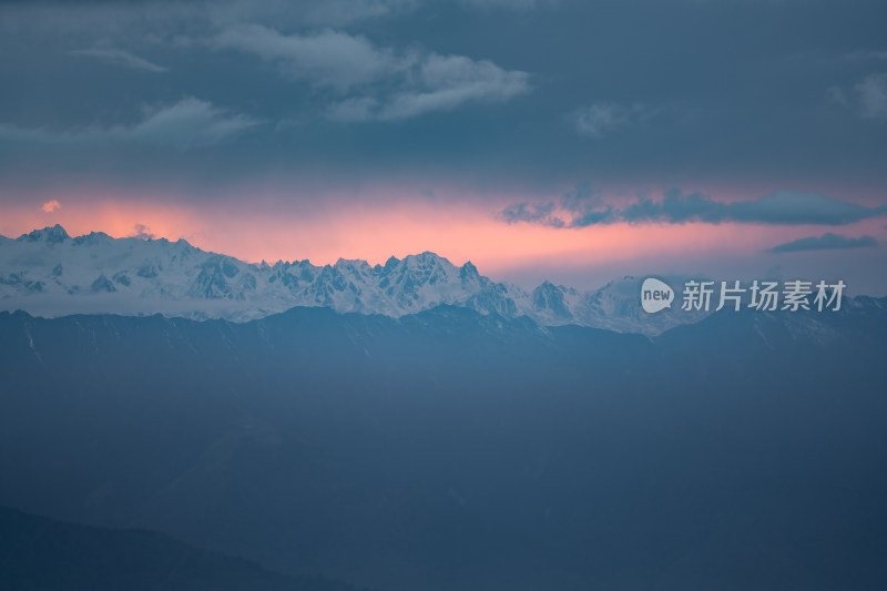 四川雅安牛背山云海云瀑贡嘎雪山自然景观