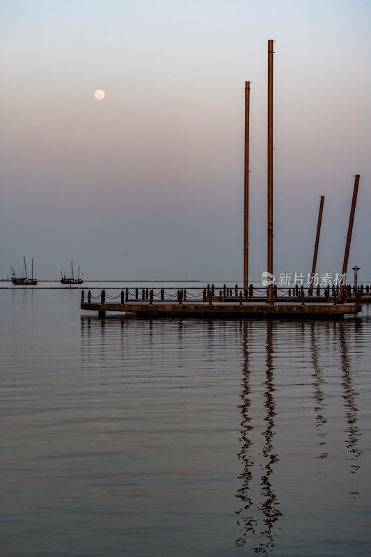 浙江湖州太湖月亮广场黄昏景观