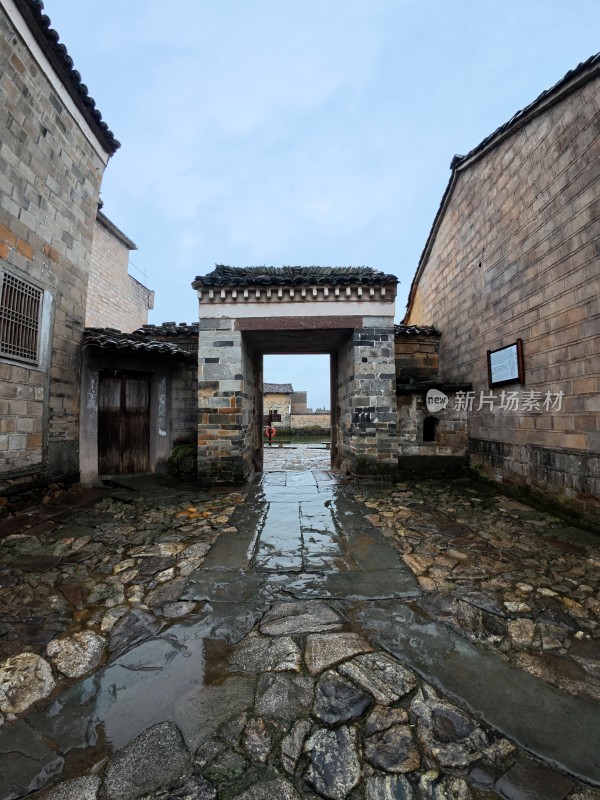 雨中竹桥古村