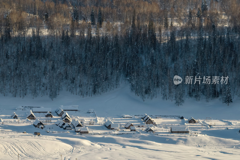 新疆北疆阿勒泰禾木冬季雪景童话世界航拍