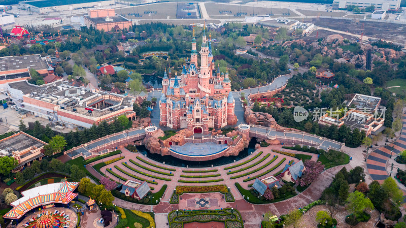 上海迪士尼城堡建筑航拍风光