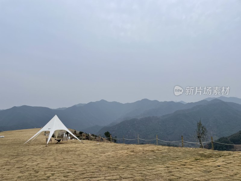 露营基地天幕风光