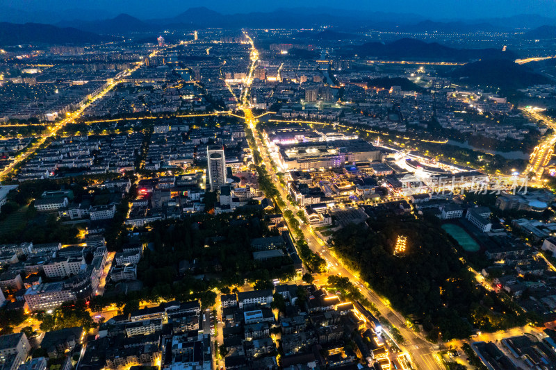 绍兴城市夜景航拍图