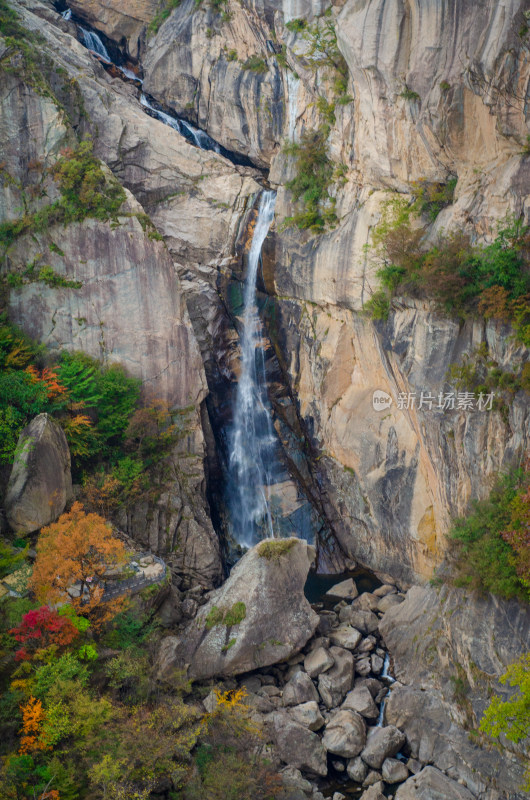 河南省洛阳白云山九龙潭秋天风景