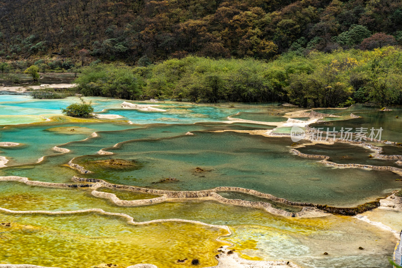 四川阿坝藏族羌族自治州黄龙风景区