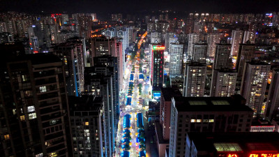 广西来宾政和步行街夜景航拍图