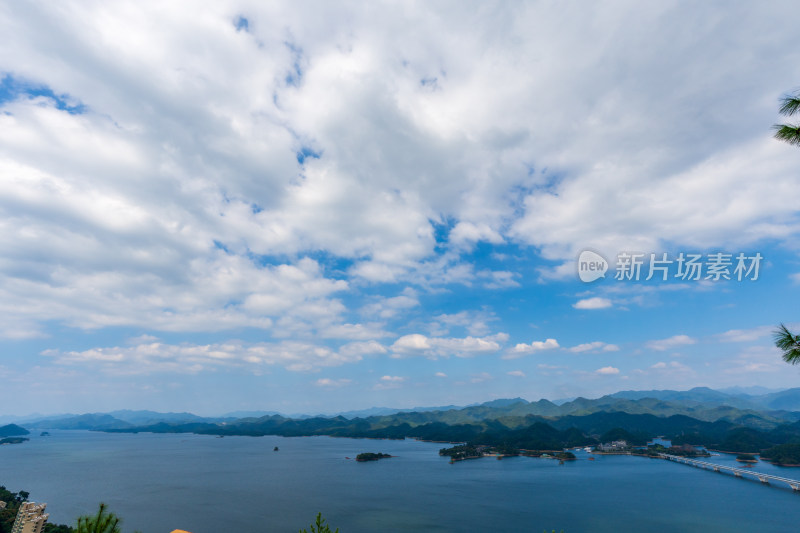 千岛湖天屿山观景台俯瞰千岛湖