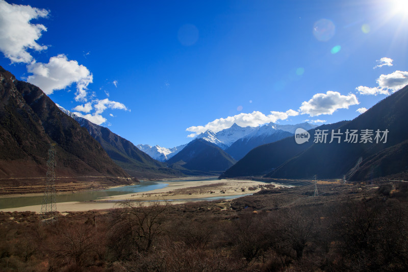 中国西藏林芝雅鲁藏布江苯日神山旅游区