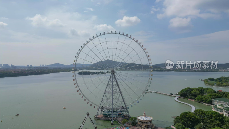 航拍江苏无锡蠡湖景区摩天轮