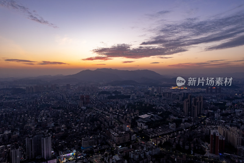 广东江门城市夜幕降临晚霞航拍摄影图